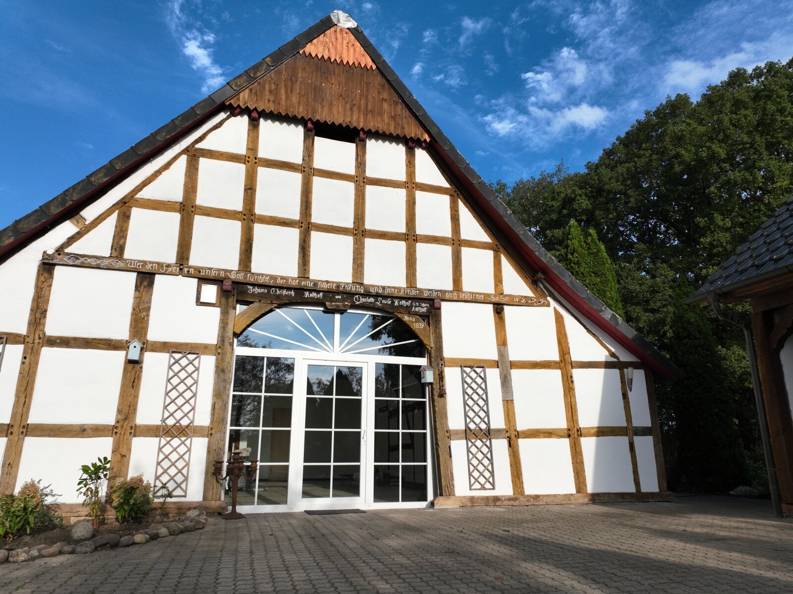 ****Wunderschönes Einfamilienhaus mit Teich- und Waldgrundstück und Pferdewiese und Offenstall in Alleinlage 